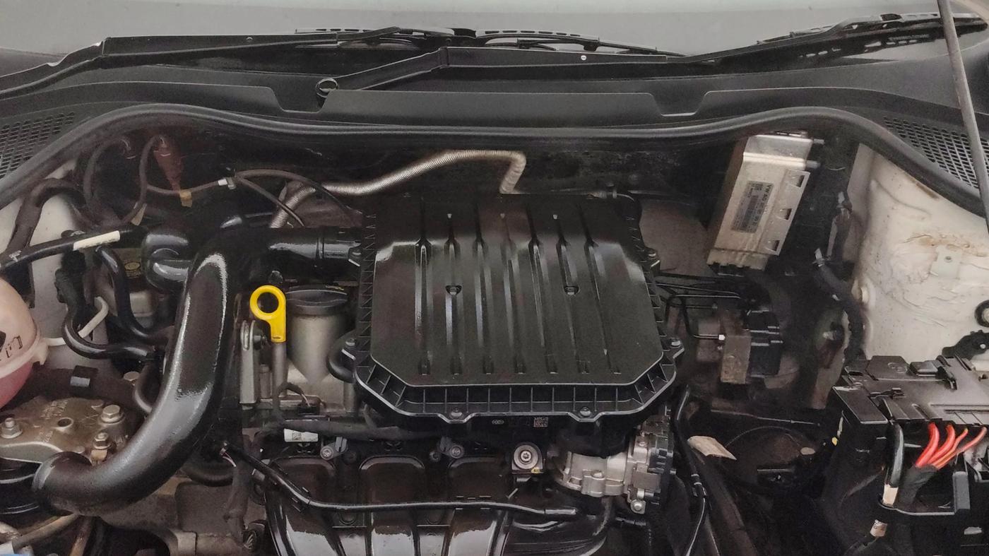 2020 Volkswagen Polo TRENDLINE 1.0L, Petrol, Manual, 80,392 km, Engine View