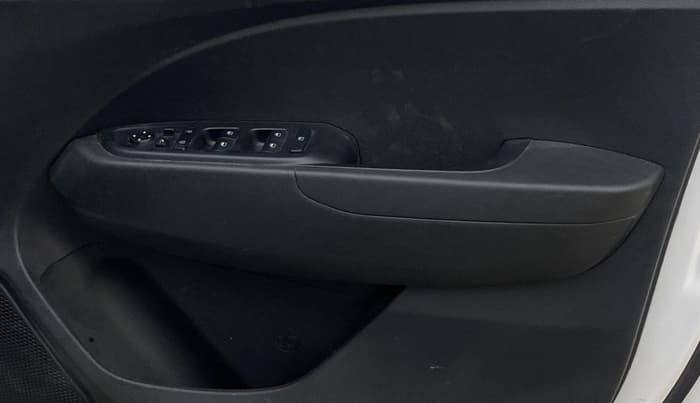 2021 Hyundai VENUE SX PLUS 1.0 TURBO DCT, Petrol, Automatic, 63,727 km, Driver Side Door Panels Control