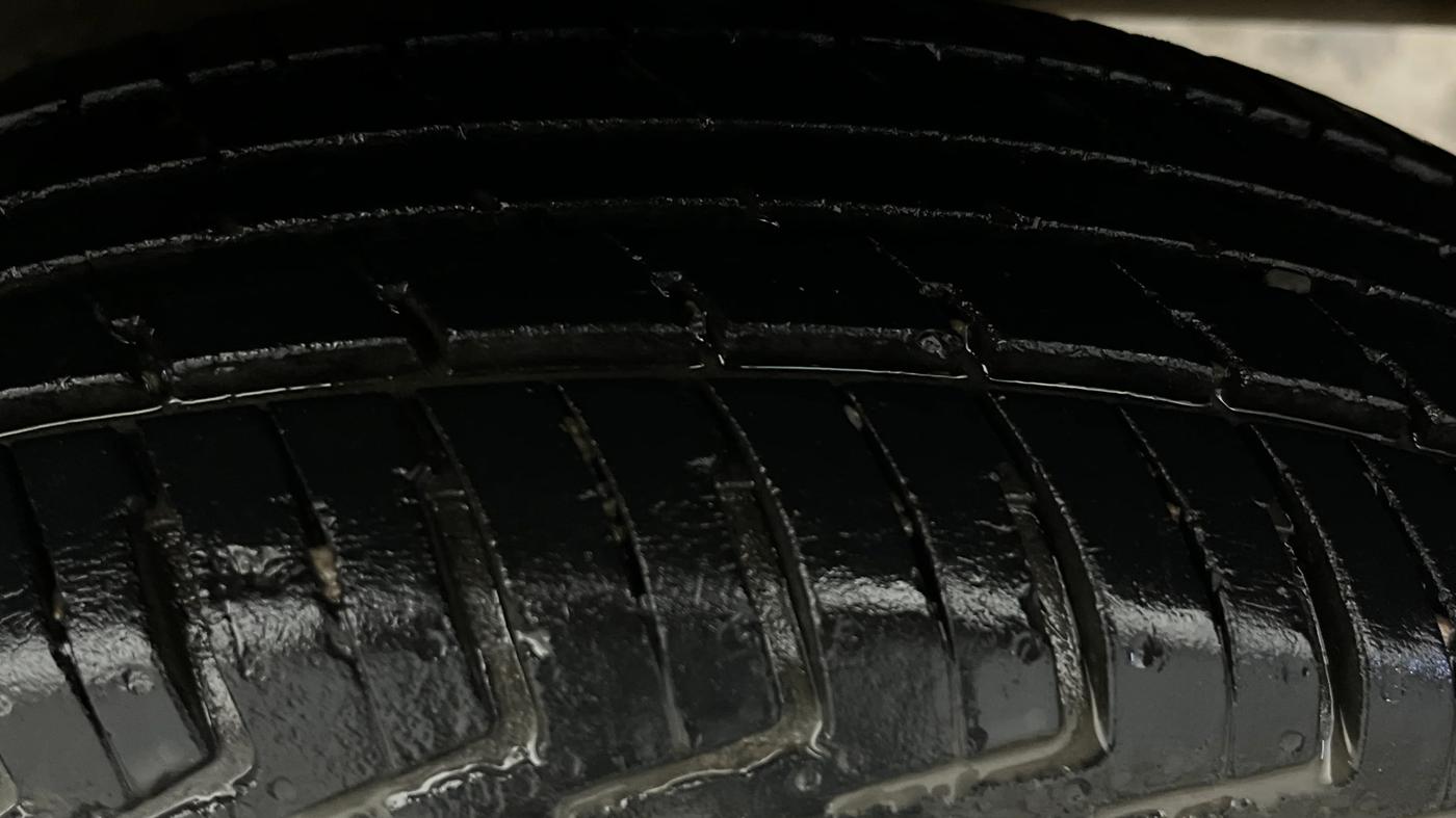 2016 Renault Kwid RXT 0.8, CNG, Manual, 1,000 km, Left Rear Tyre Tread