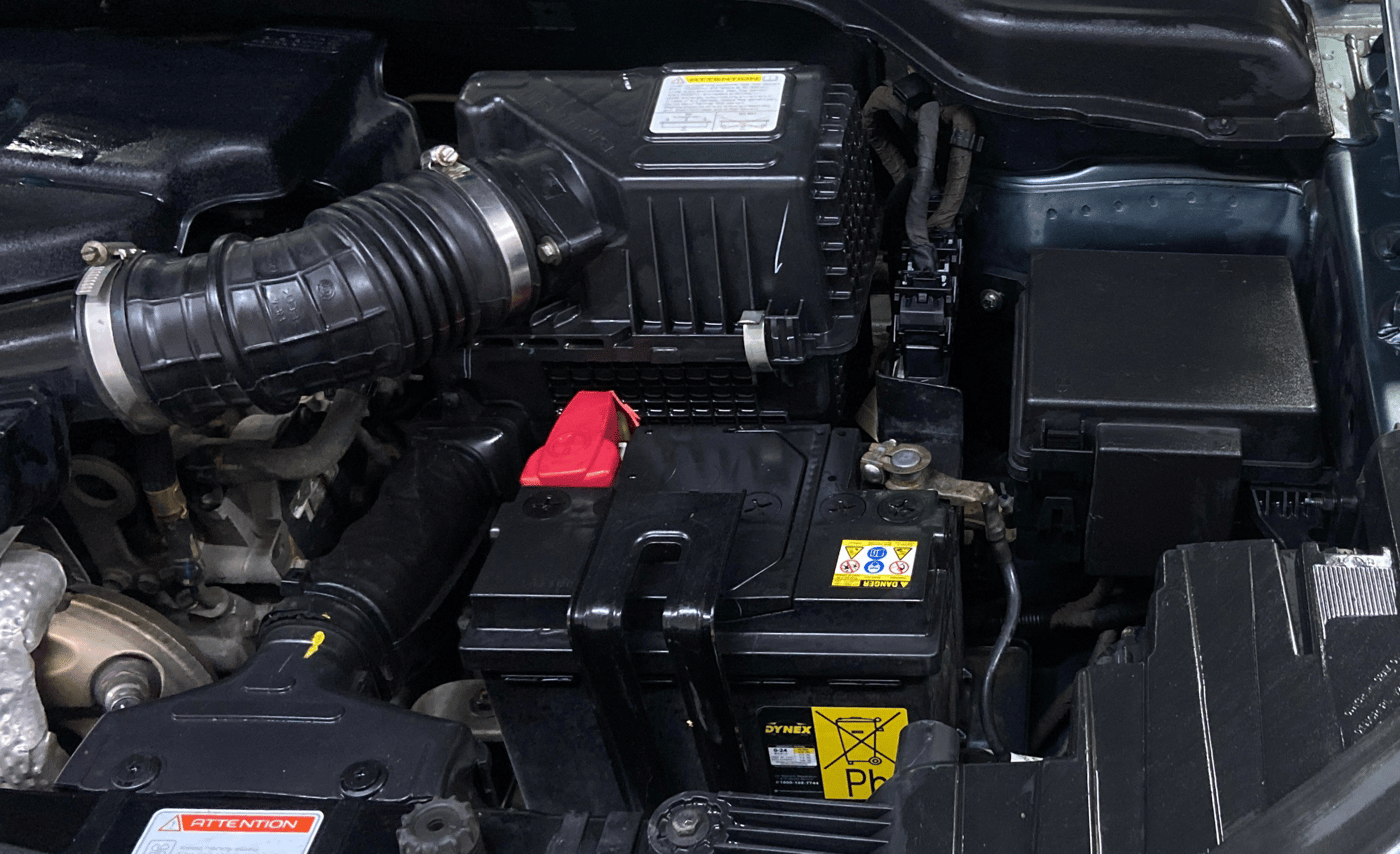 2021 Mahindra XUV300 W8 (O) 1.2 PETROL AMT, Petrol, Automatic, 91,580 km, Engine View - Left