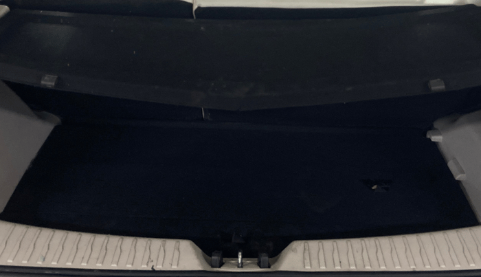 2021 Mahindra XUV300 W8 (O) 1.2 PETROL AMT, Petrol, Automatic, 91,580 km, Boot Inside