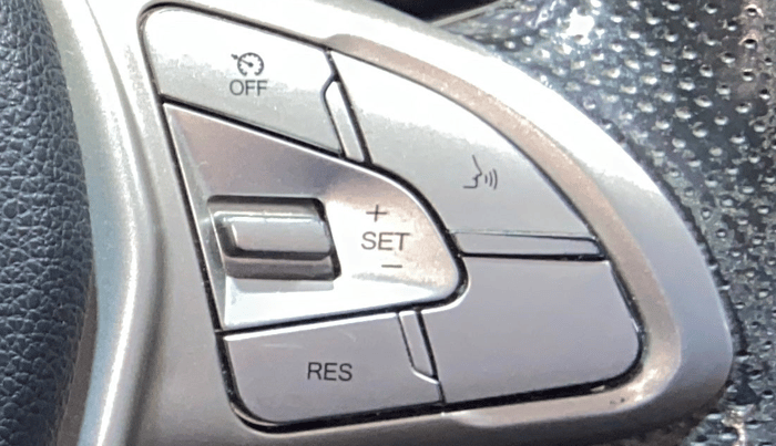 2021 Mahindra XUV300 W8 (O) 1.2 PETROL AMT, Petrol, Automatic, 91,580 km, Adaptive Cruise Control