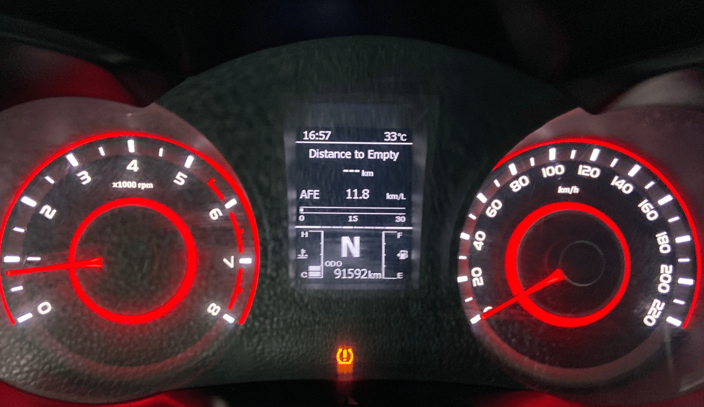2021 Mahindra XUV300 W8 (O) 1.2 PETROL AMT, Petrol, Automatic, 91,580 km, Odometer Image