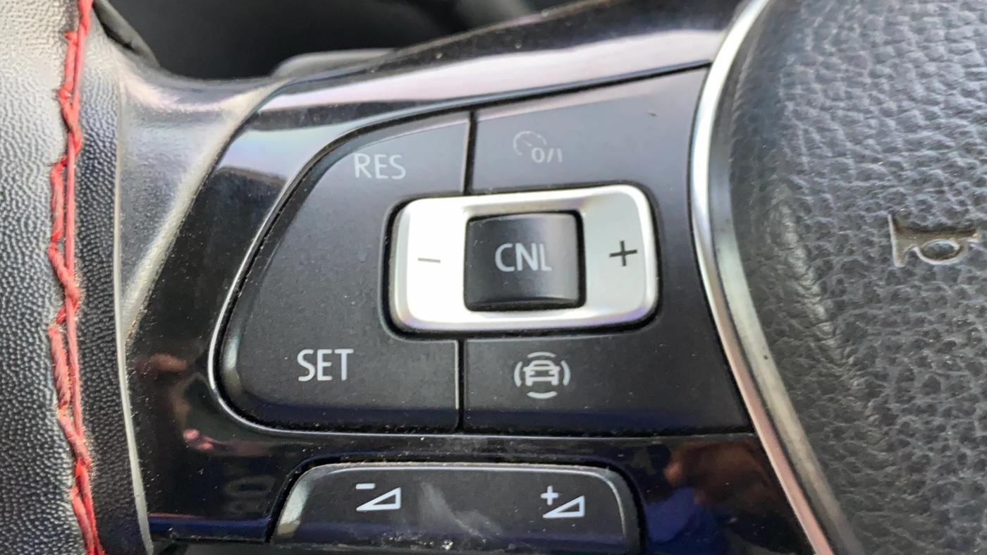 2019 Volkswagen TIGUAN ALL SPACE 2.0 TSI, Petrol, Automatic, 1,20,544 km, Adaptive Cruise Control