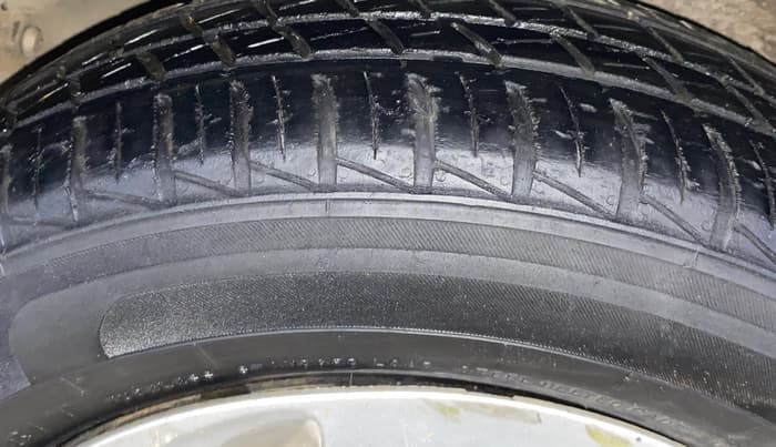 2015 Maruti Celerio VXI AMT, Petrol, Automatic, 21,174 km, Right Rear Tyre Tread
