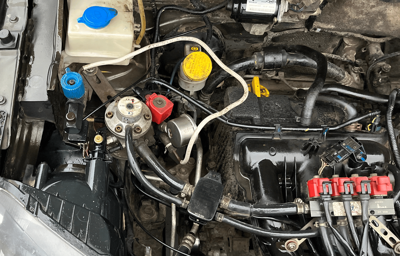 2018 Renault Kwid RXL 1.0 AMT, CNG, Automatic, 64,078 km, Engine View - Right