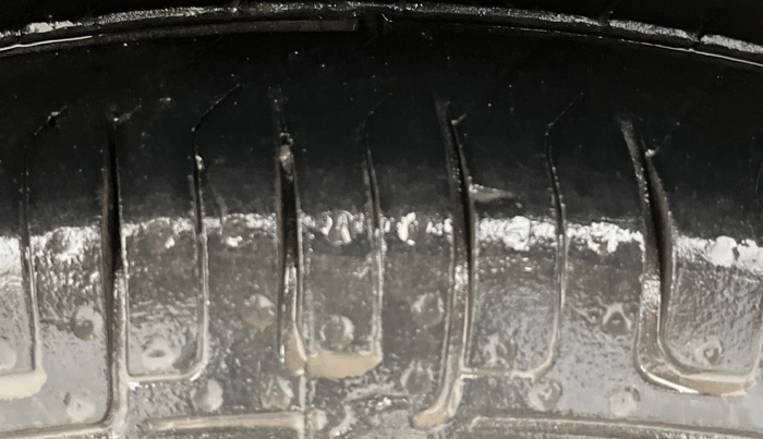 2018 Renault Kwid RXL 1.0 AMT, CNG, Automatic, 64,078 km, Left Front Tyre Tread