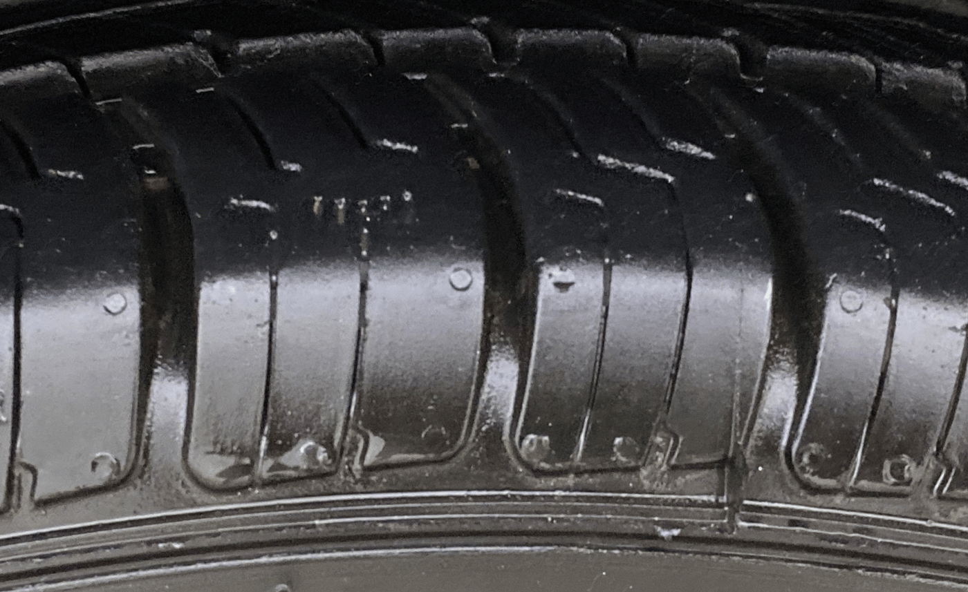 2021 Maruti Ertiga VXI CNG, CNG, Manual, 98,998 km, Left Rear Tyre Tread