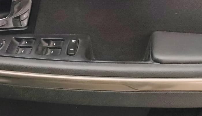 2019 Tata Hexa XTA 4X2 7 STR, Diesel, Automatic, 46,801 km, Driver Side Door Panels Control