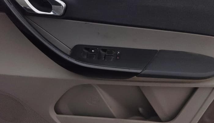2018 Tata Tiago XZA PLUS PETROL, Petrol, Automatic, 1,04,525 km, Driver Side Door Panels Control