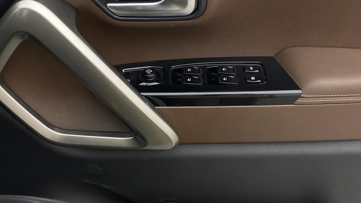 2024 Mahindra SCORPIO-N Z8 Select Diesel AT 2WD, Diesel, Automatic, 11,819 km, Driver Side Door Panels Control