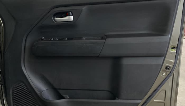 2022 Maruti New Wagon-R ZXI 1.2, Petrol, Manual, 26,602 km, Driver Side Door Panels Control