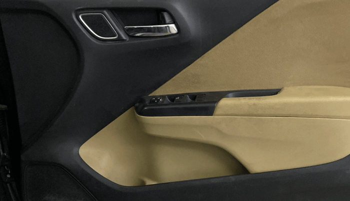 2017 Honda City 1.5L I-VTEC V MT, CNG, Manual, 74,579 km, Driver Side Door Panels Control