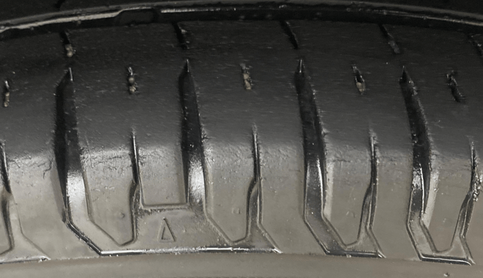 2020 Maruti Dzire ZXI AMT, Petrol, Automatic, 49,334 km, Right Front Tyre Tread