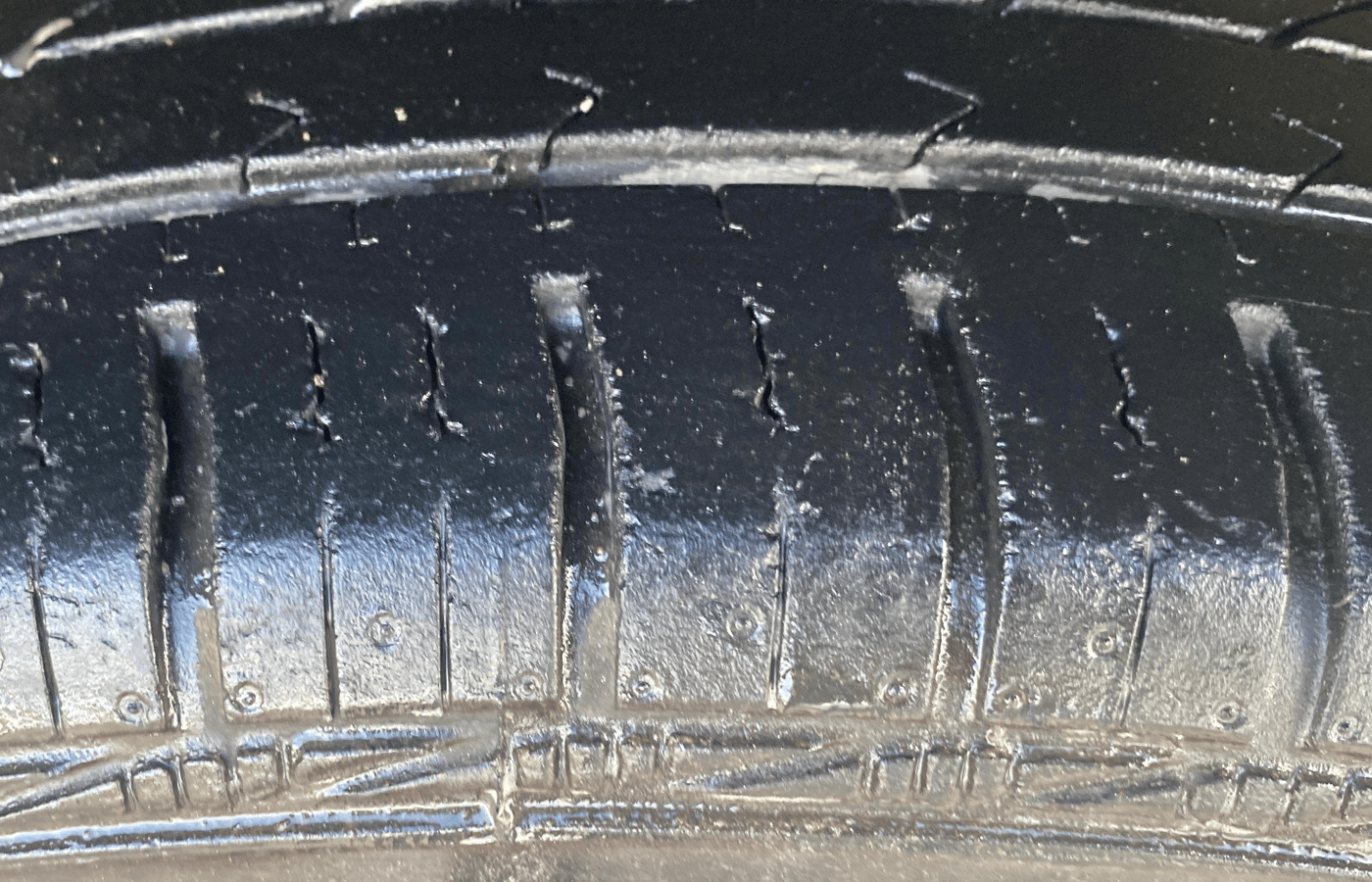 2015 Maruti Swift Dzire VXI, Petrol, Manual, 96,118 km, Left Rear Tyre Tread