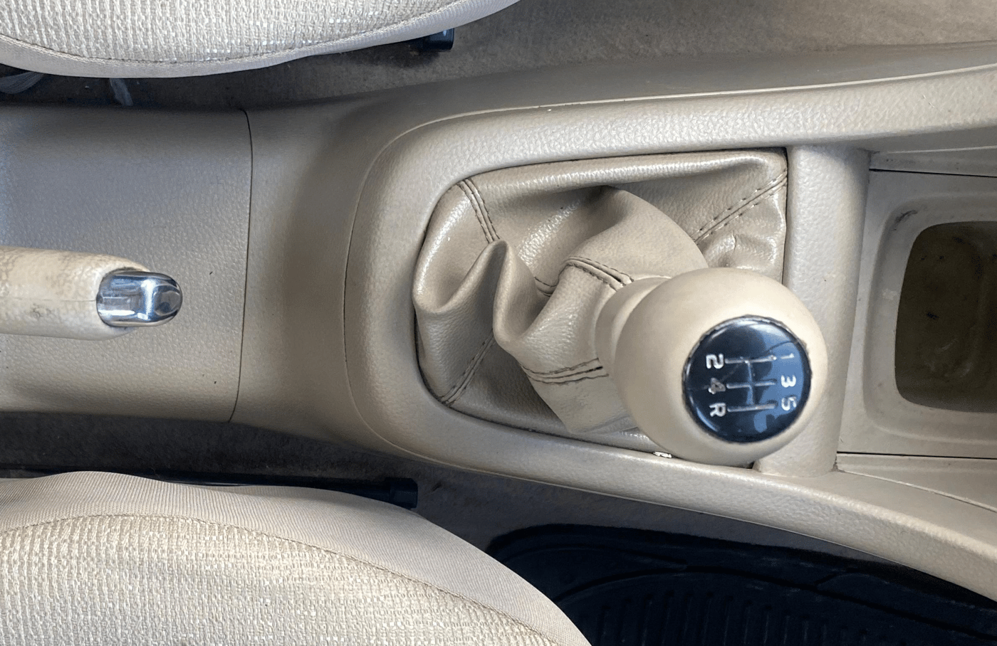 2015 Maruti Swift Dzire VXI, Petrol, Manual, 96,118 km, Gear Lever
