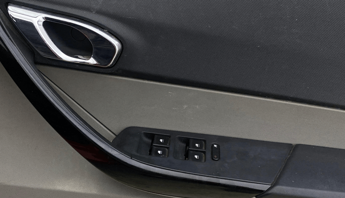 2016 Tata Tiago XZ PETROL, Petrol, Manual, 34,253 km, Driver Side Door Panels Control
