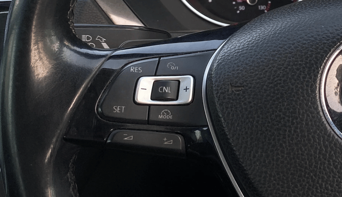 2018 Volkswagen TIGUAN HIGHLINE TDI AT, Diesel, Automatic, 1,43,834 km, Adaptive Cruise Control