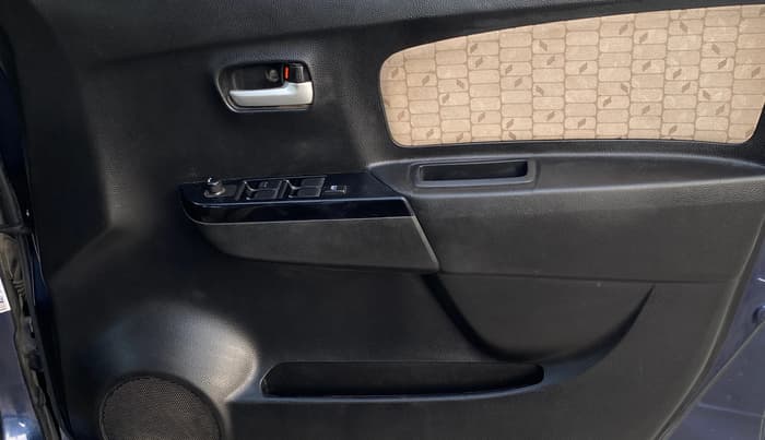 2017 Maruti Wagon R 1.0 VXI + (O) AMT, Petrol, Automatic, 76,405 km, Driver Side Door Panels Control