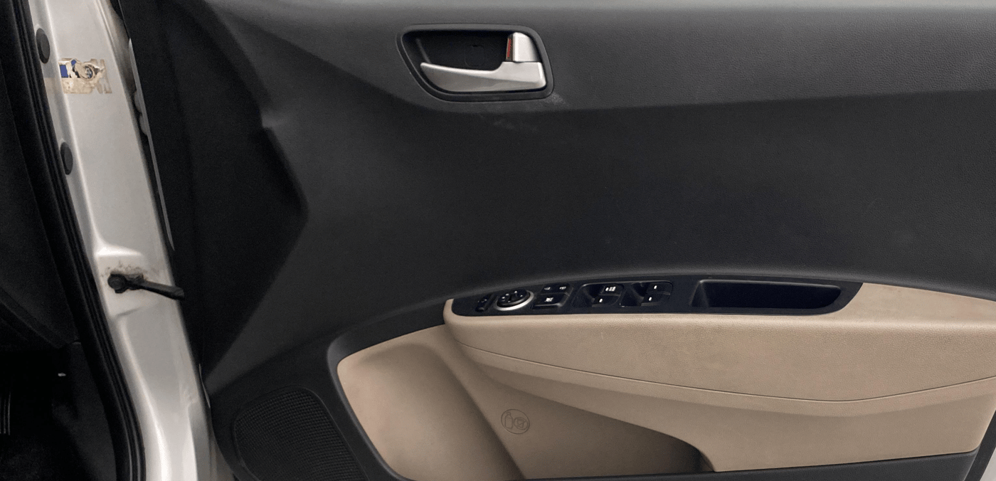2016 Hyundai Xcent S AT 1.2, Petrol, Automatic, 52,964 km, Driver Side Door Panels Control