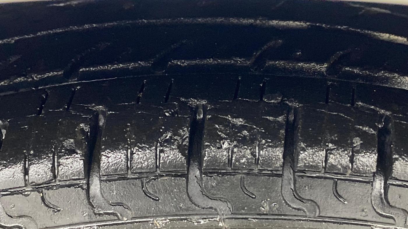 2016 Datsun Redi Go T (O), Petrol, Manual, 26,664 km, Left Rear Tyre Tread