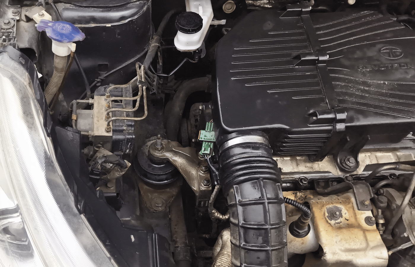 2014 Tata Zest XT PETROL, CNG, Manual, 70,204 km, Engine View - Right