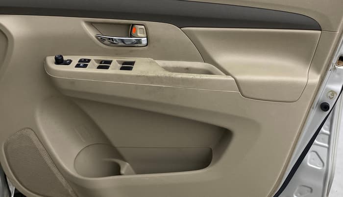 2020 Maruti Ertiga VXI AT SHVS, Petrol, Automatic, 76,014 km, Driver Side Door Panels Control