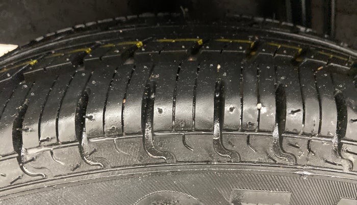 2019 Renault Kwid RXL, Petrol, Manual, 9,323 km, Right Rear Tyre Tread