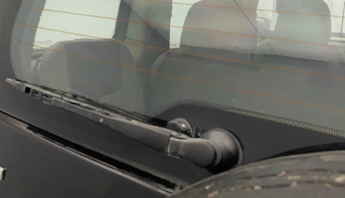2016 Mahindra TUV300 T8, Diesel, Manual, 1,26,142 km, Rear Wiper