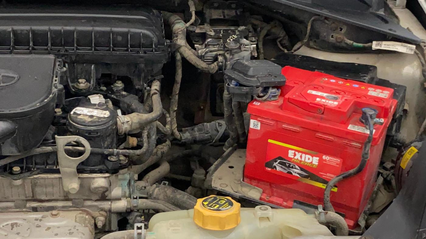 2018 Tata Tiago XZ PETROL, Petrol, Manual, 1,81,325 km, Engine View - Left