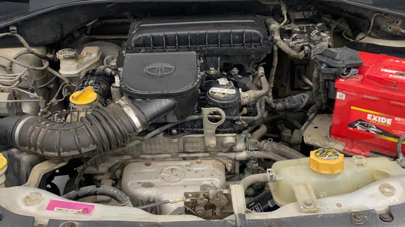 2018 Tata Tiago XZ PETROL, Petrol, Manual, 1,81,325 km, Engine View