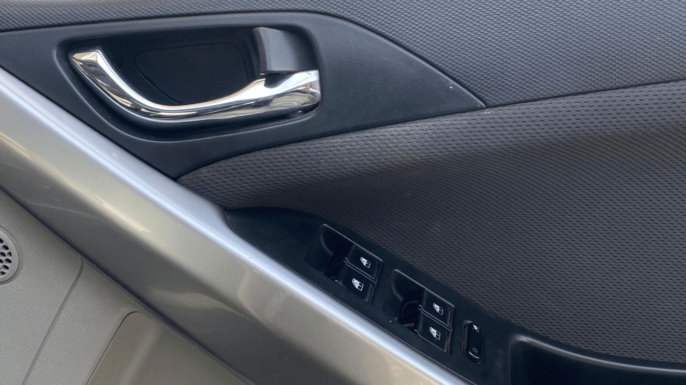 2018 Tata NEXON XZA PLUS PETROL, Petrol, Automatic, 59,408 km, Driver Side Door Panels Control