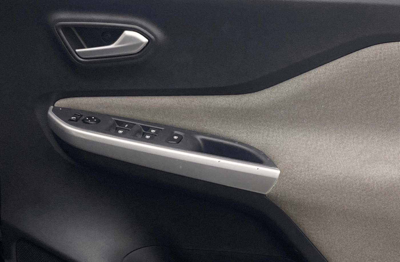 2022 Nissan MAGNITE XV MT, Petrol, Manual, 62,351 km, Driver Side Door Panels Control