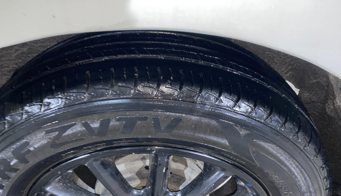 2016 Maruti Baleno DELTA PETROL 1.2, Petrol, Manual, 44,891 km, Right Front Tyre Tread