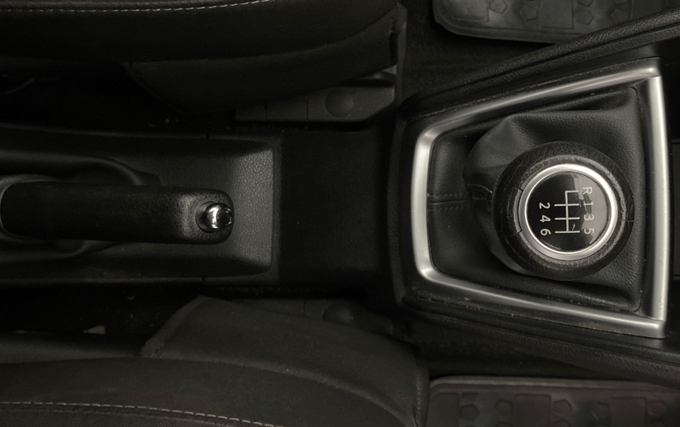 2019 Nissan Kicks XV DIESEL, Diesel, Manual, 50,110 km, Gear Lever