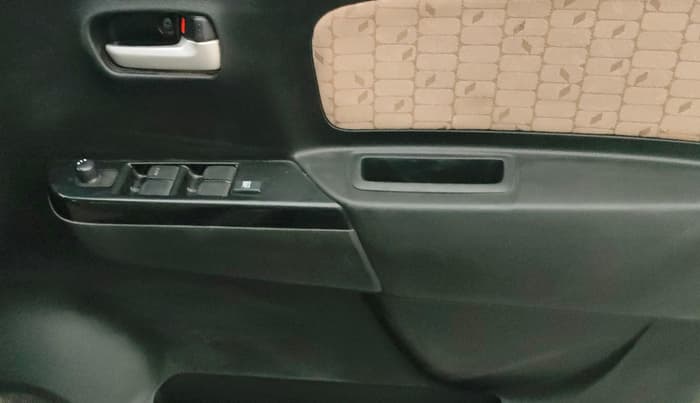 2018 Maruti Wagon R 1.0 VXI+ AMT, Petrol, Automatic, 29,011 km, Driver Side Door Panels Control