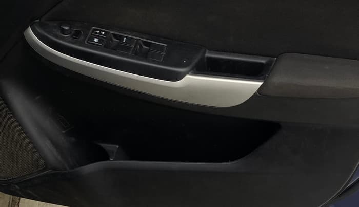 2018 Maruti Baleno DELTA CVT PETROL 1.2, Petrol, Automatic, 1,39,085 km, Driver Side Door Panels Control