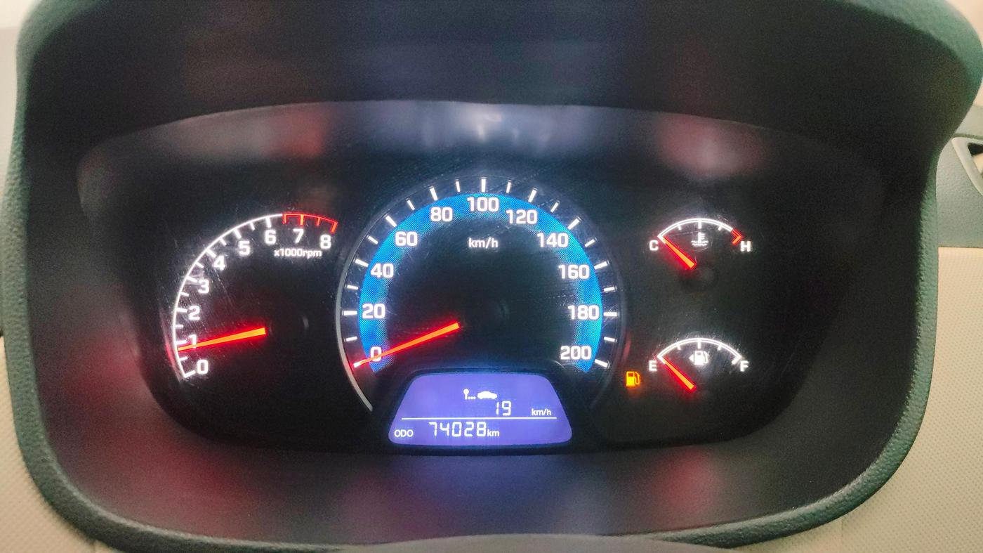 2016 Hyundai Xcent SX 1.2, Petrol, Manual, 73,605 km, Odometer Image