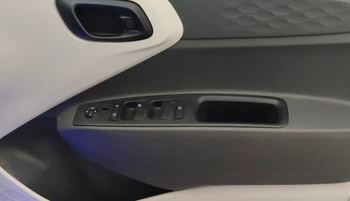 2021 Hyundai AURA S 1.2 CNG, CNG, Manual, 18,102 km, Driver Side Door Panels Control