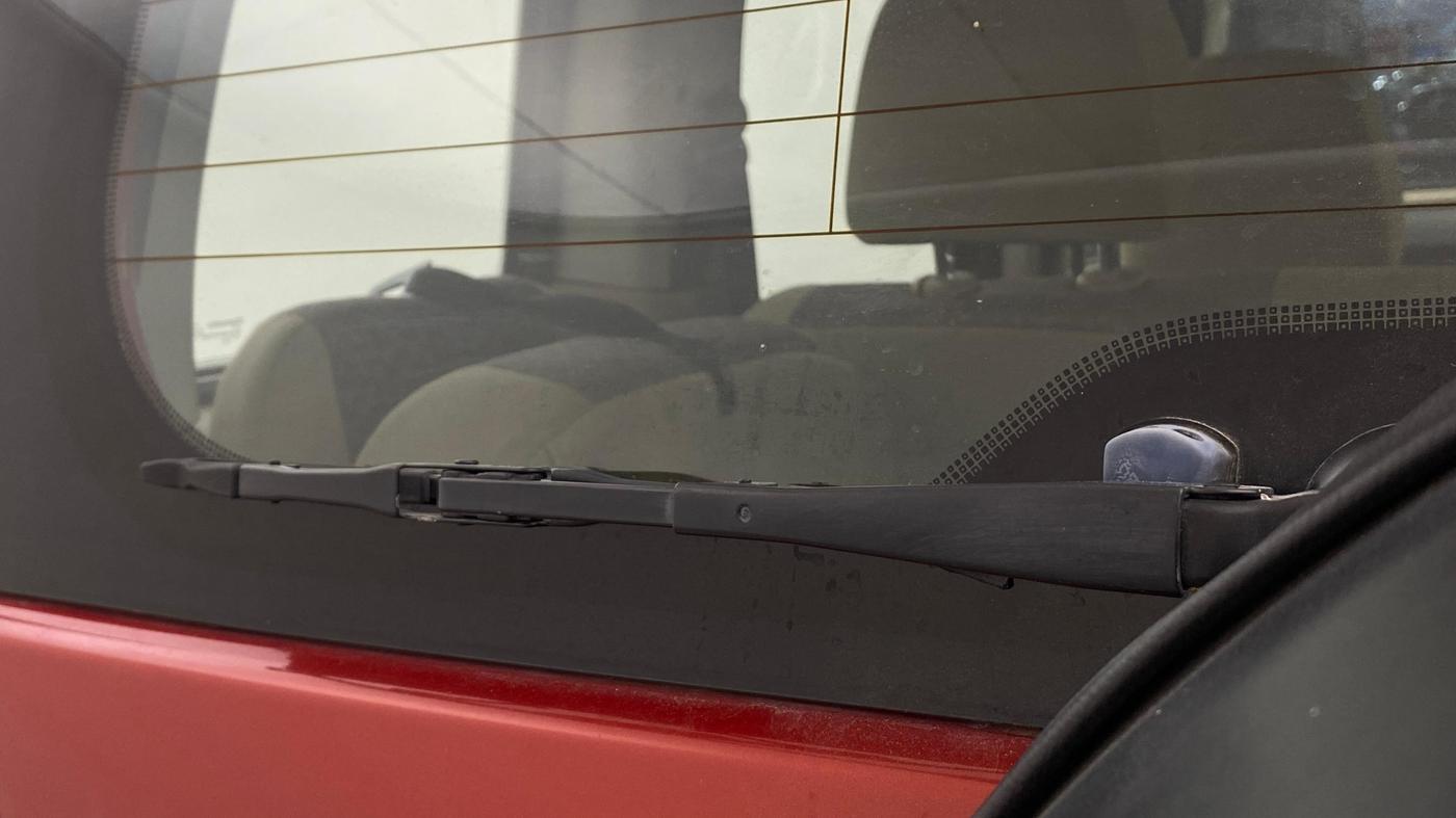2018 Mahindra TUV300 T8, Diesel, Manual, 65,781 km, Rear Wiper
