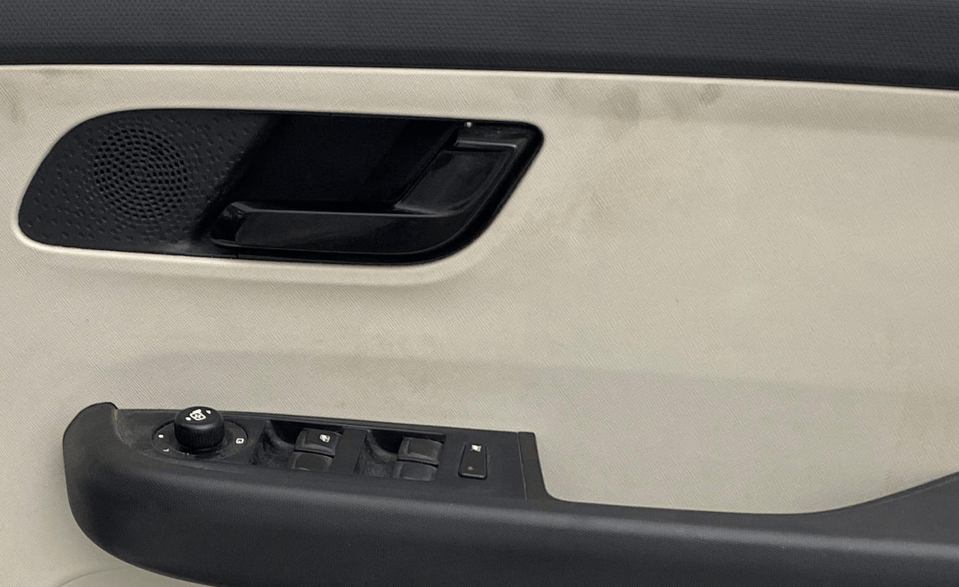 2022 Tata ALTROZ XM PLUS PETROL, Petrol, Manual, 1,15,930 km, Driver Side Door Panels Control