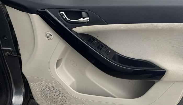 2021 Tata NEXON XZA PLUS (O) DIESEL, Diesel, Automatic, 53,158 km, Driver Side Door Panels Control