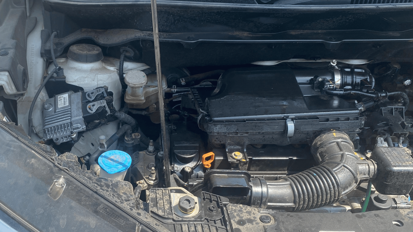 2023 Maruti XL6 ZETA CNG, CNG, Manual, 1,03,816 km, Engine View - Right