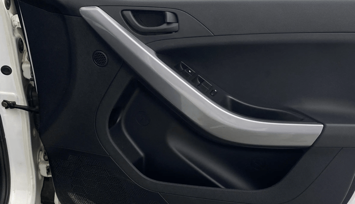 2023 Tata NEXON XM PLUS SUNROOF PETROL, Petrol, Manual, 3,456 km, Driver Side Door Panels Control