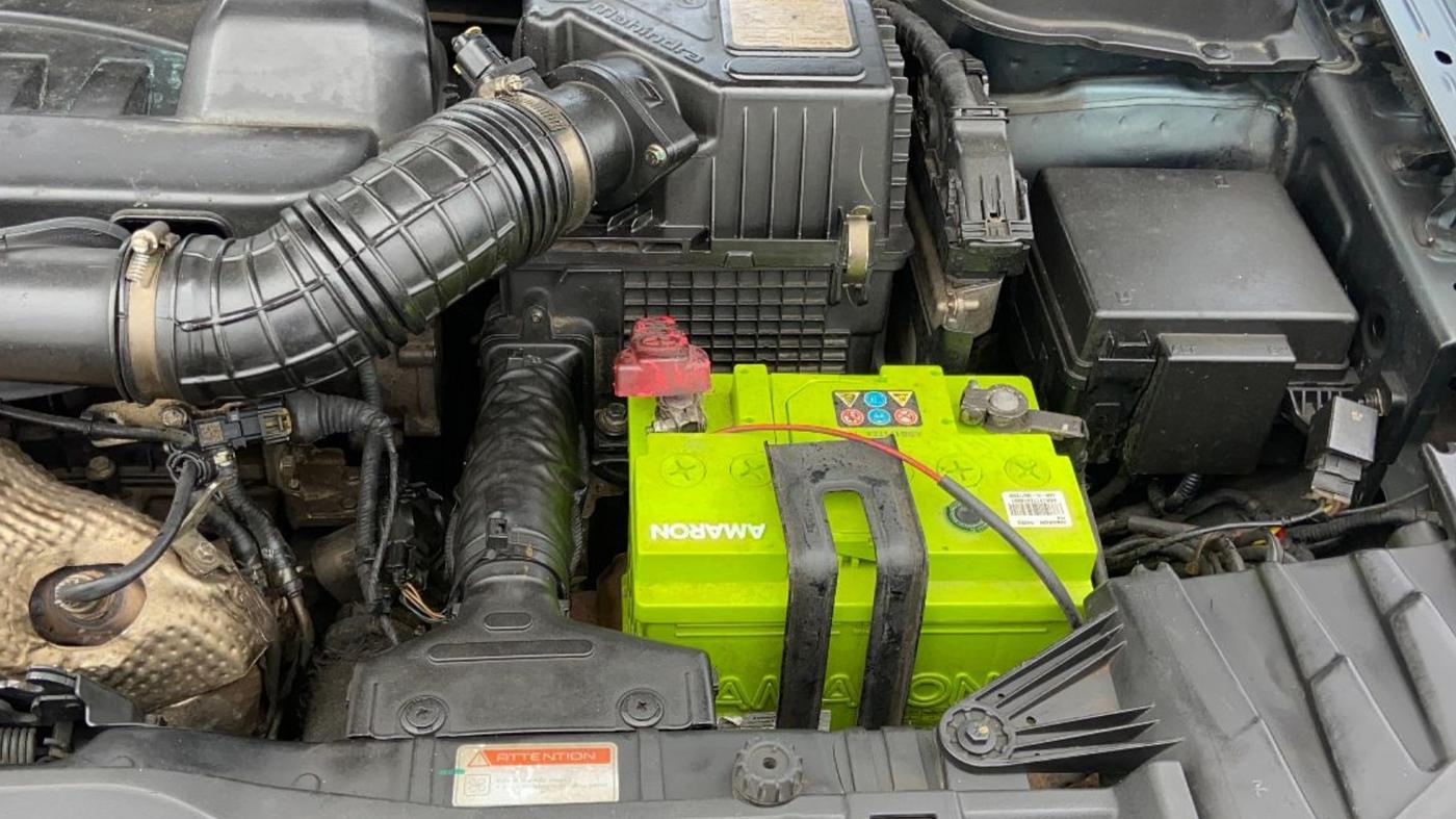 2020 Mahindra XUV300 W6 1.5 DIESEL AMT, Diesel, Automatic, 83,723 km, Engine View - Left