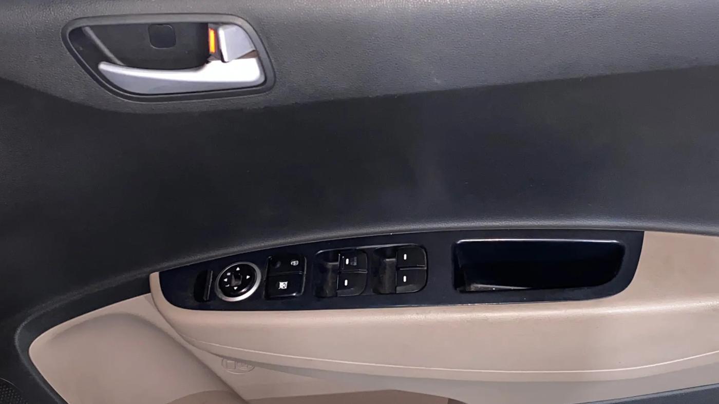 2017 Hyundai Xcent S 1.2, Petrol, Manual, 85,875 km, Driver Side Door Panels Control