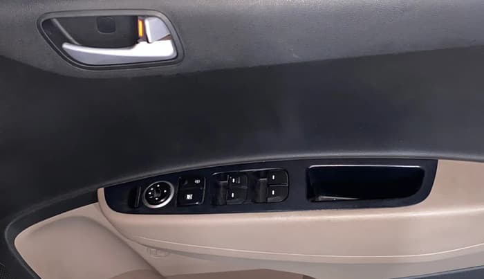 2017 Hyundai Xcent S 1.2, Petrol, Manual, 85,875 km, Driver Side Door Panels Control