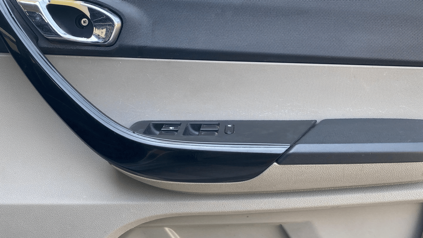 2019 Tata Tiago XZ PETROL, Petrol, Manual, 91,455 km, Driver Side Door Panels Control