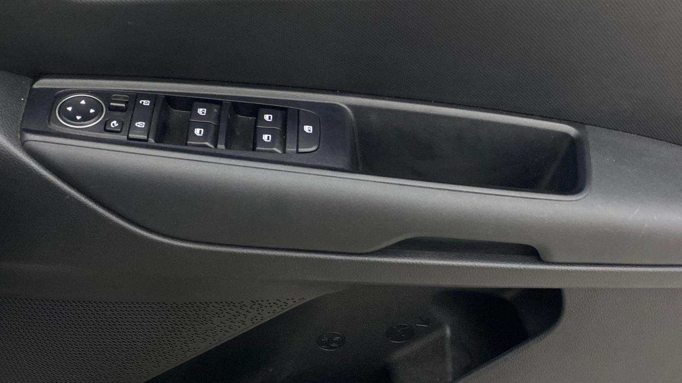 2023 KIA SONET HTK PLUS 1.0 IMT, Petrol, Manual, 19,061 km, Driver Side Door Panels Control