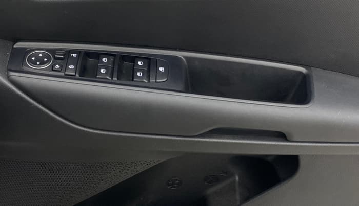 2023 KIA SONET HTK PLUS 1.0 IMT, Petrol, Manual, 19,061 km, Driver Side Door Panels Control